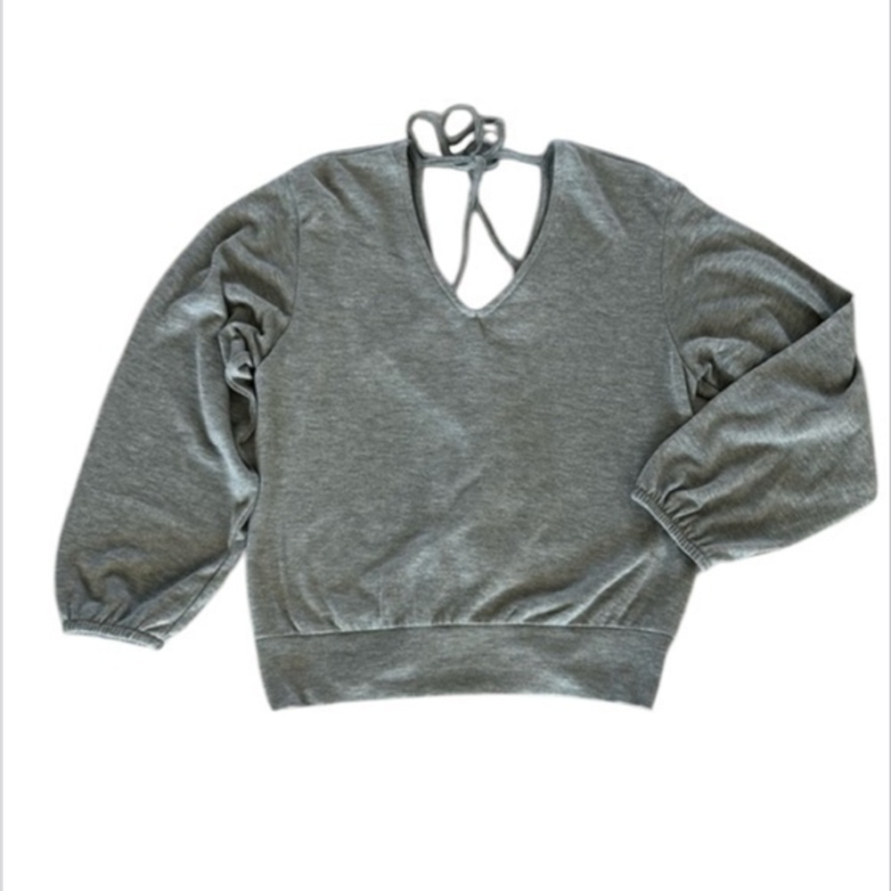 White Crow Buckle size small gray top shirt
